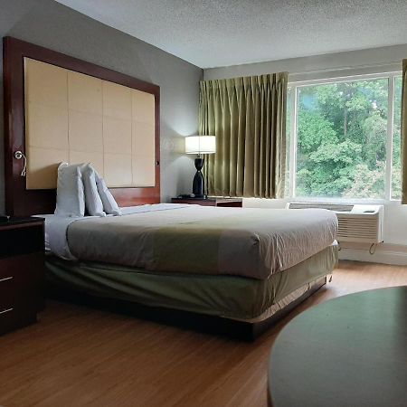 Econo Lodge Airport Near Billy Graham Parkway Charlotte Kültér fotó