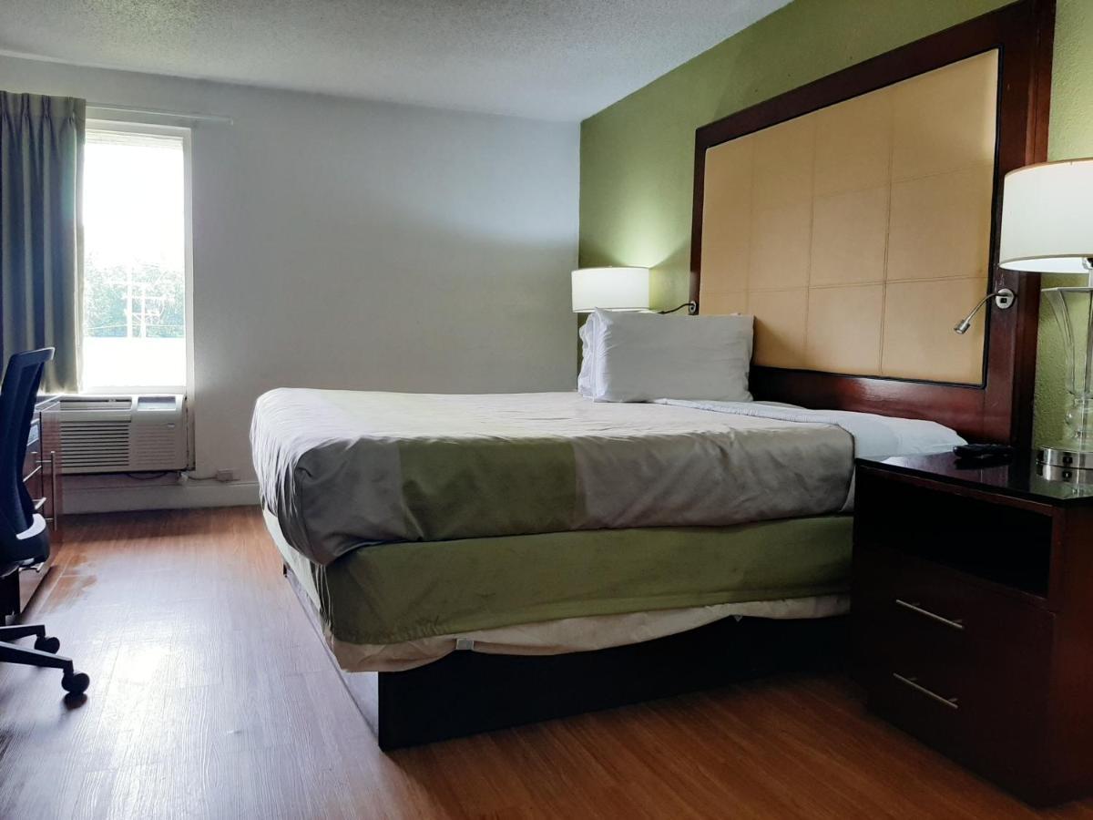 Econo Lodge Airport Near Billy Graham Parkway Charlotte Kültér fotó