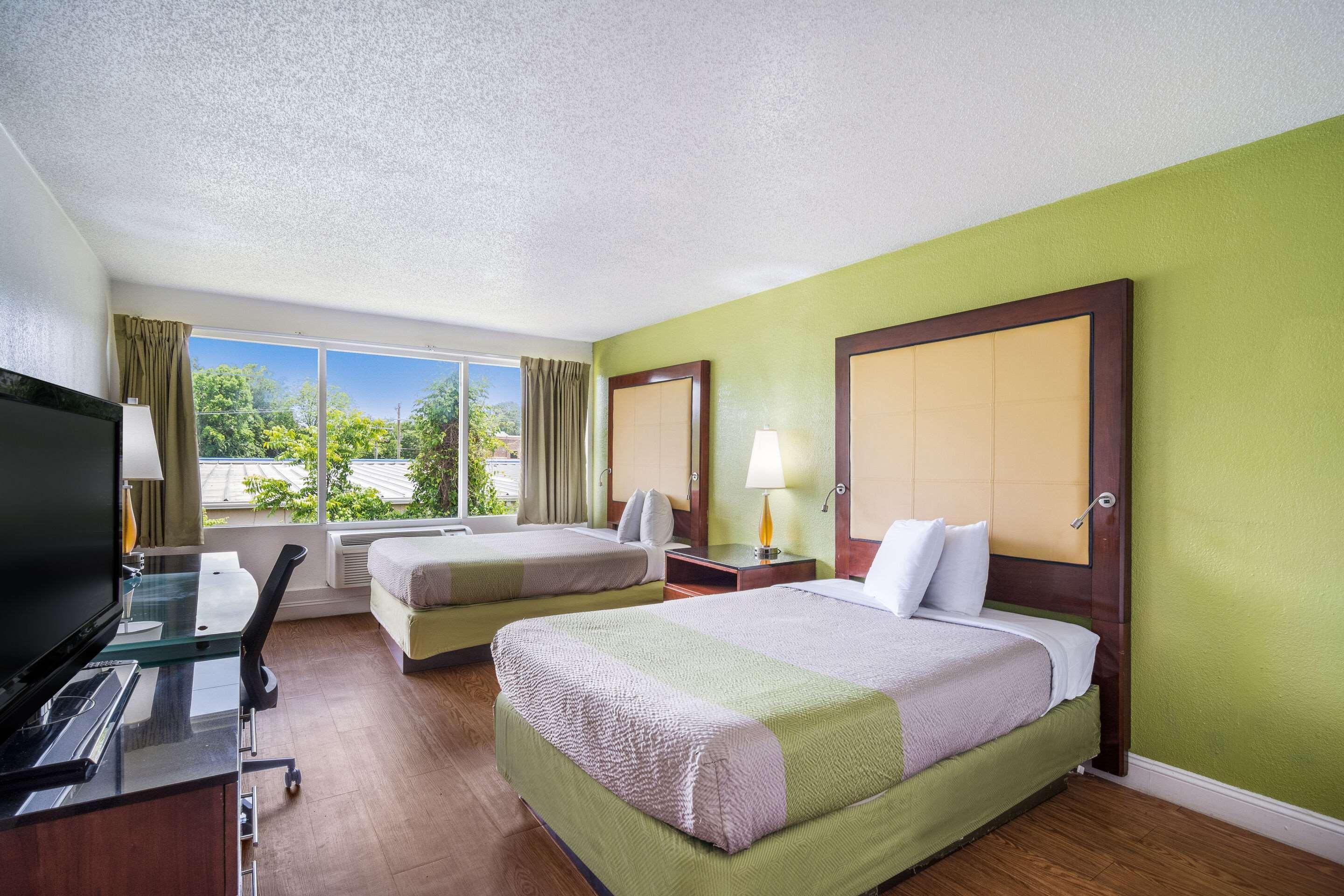 Econo Lodge Airport Near Billy Graham Parkway Charlotte Kültér fotó