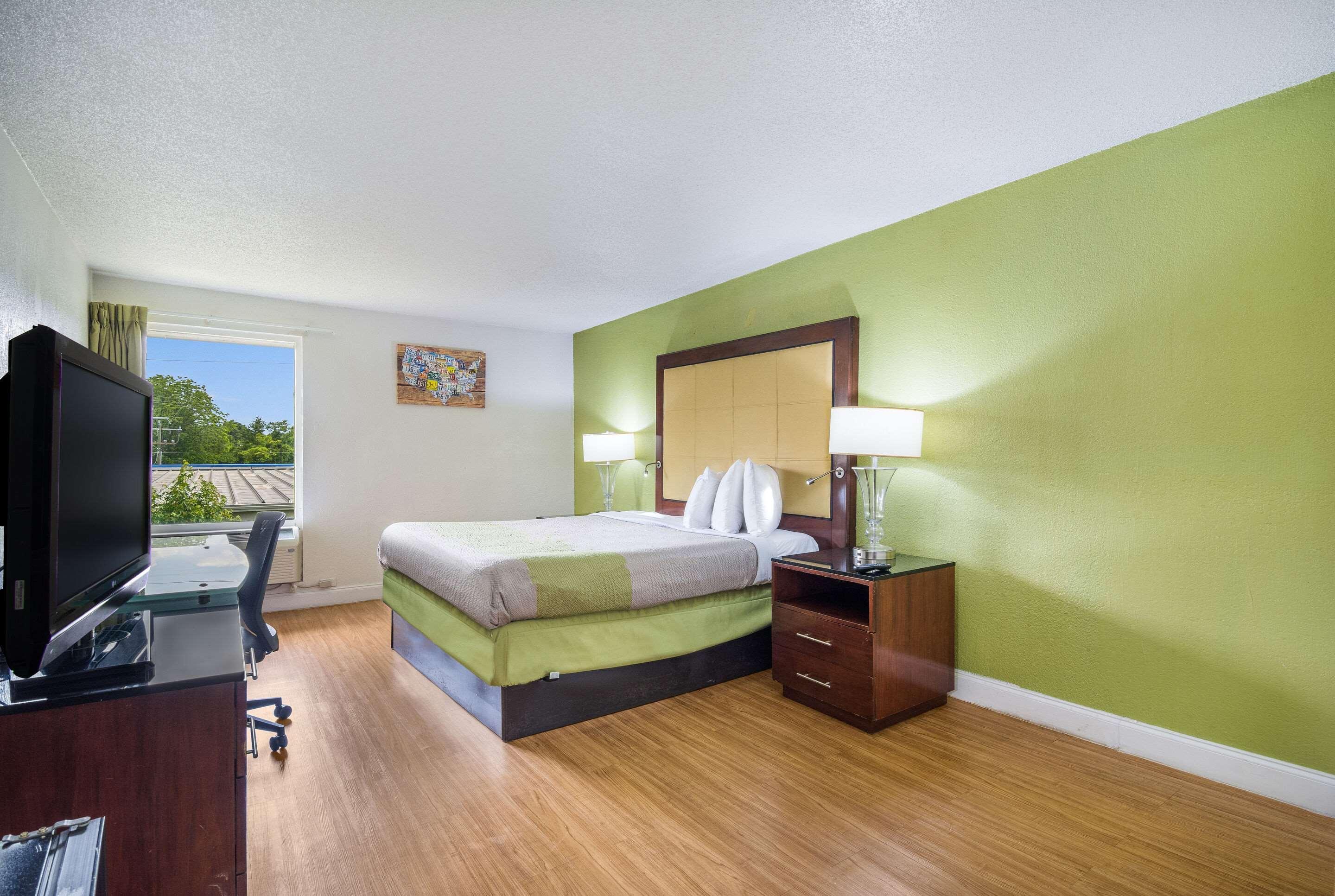 Econo Lodge Airport Near Billy Graham Parkway Charlotte Kültér fotó