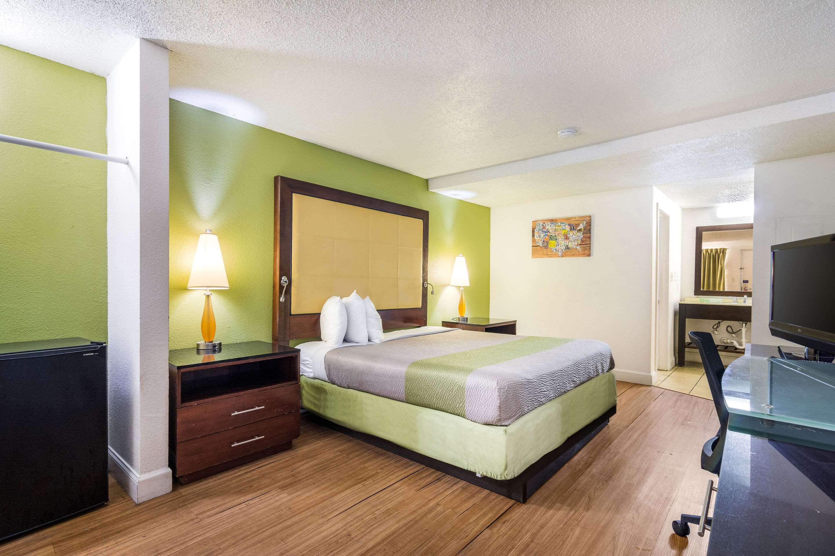 Econo Lodge Airport Near Billy Graham Parkway Charlotte Kültér fotó
