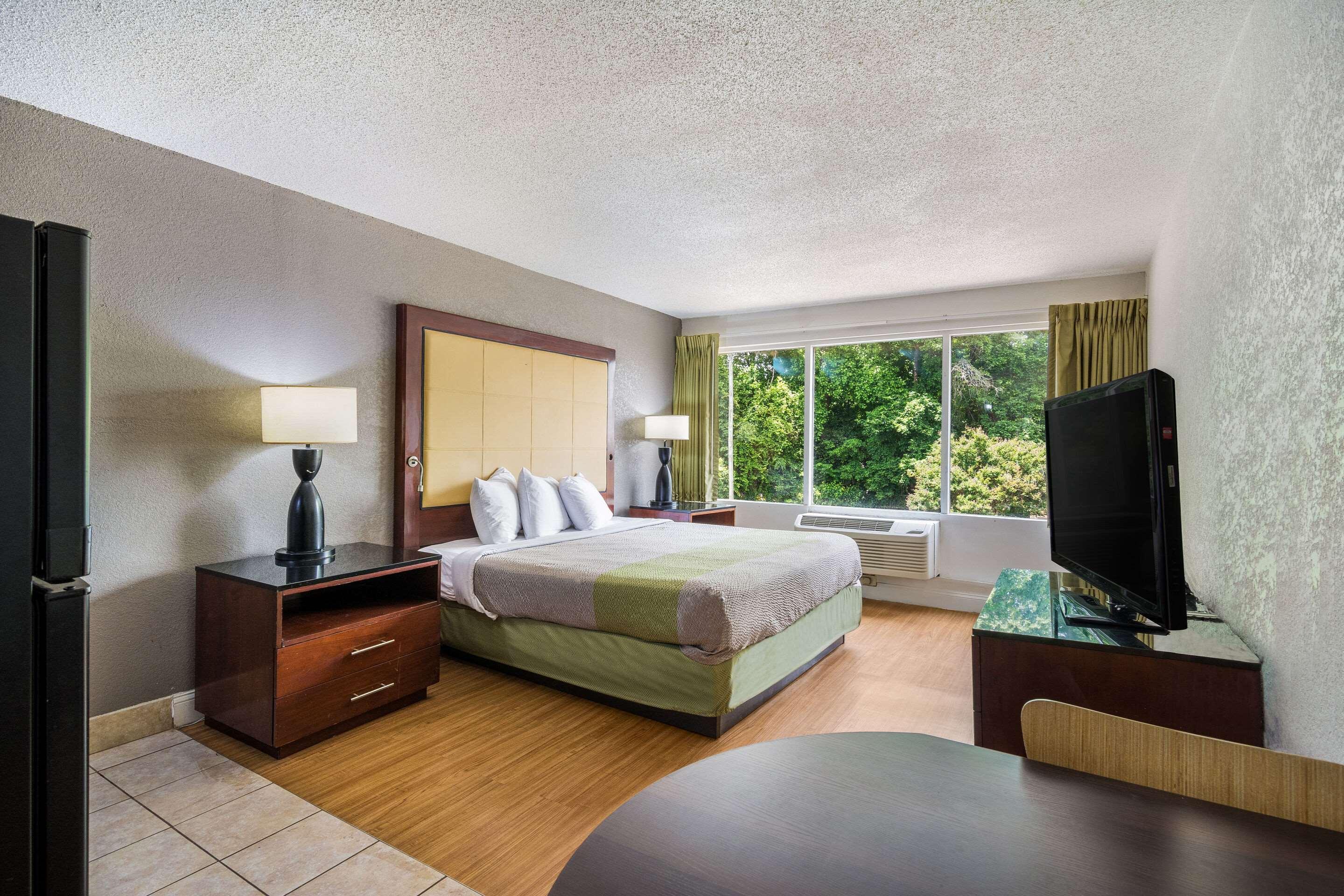Econo Lodge Airport Near Billy Graham Parkway Charlotte Kültér fotó