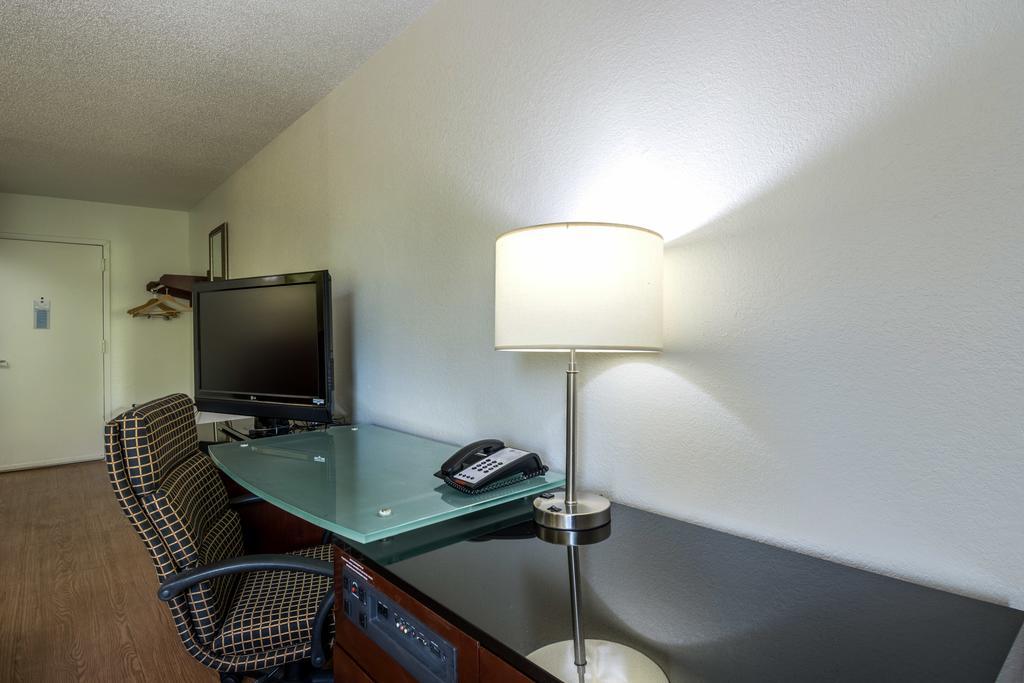 Econo Lodge Airport Near Billy Graham Parkway Charlotte Kültér fotó