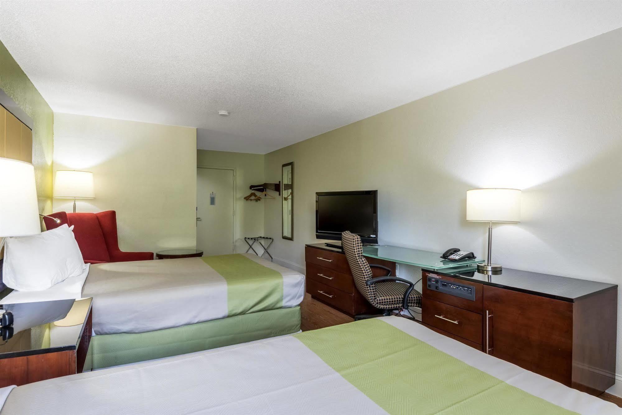Econo Lodge Airport Near Billy Graham Parkway Charlotte Kültér fotó